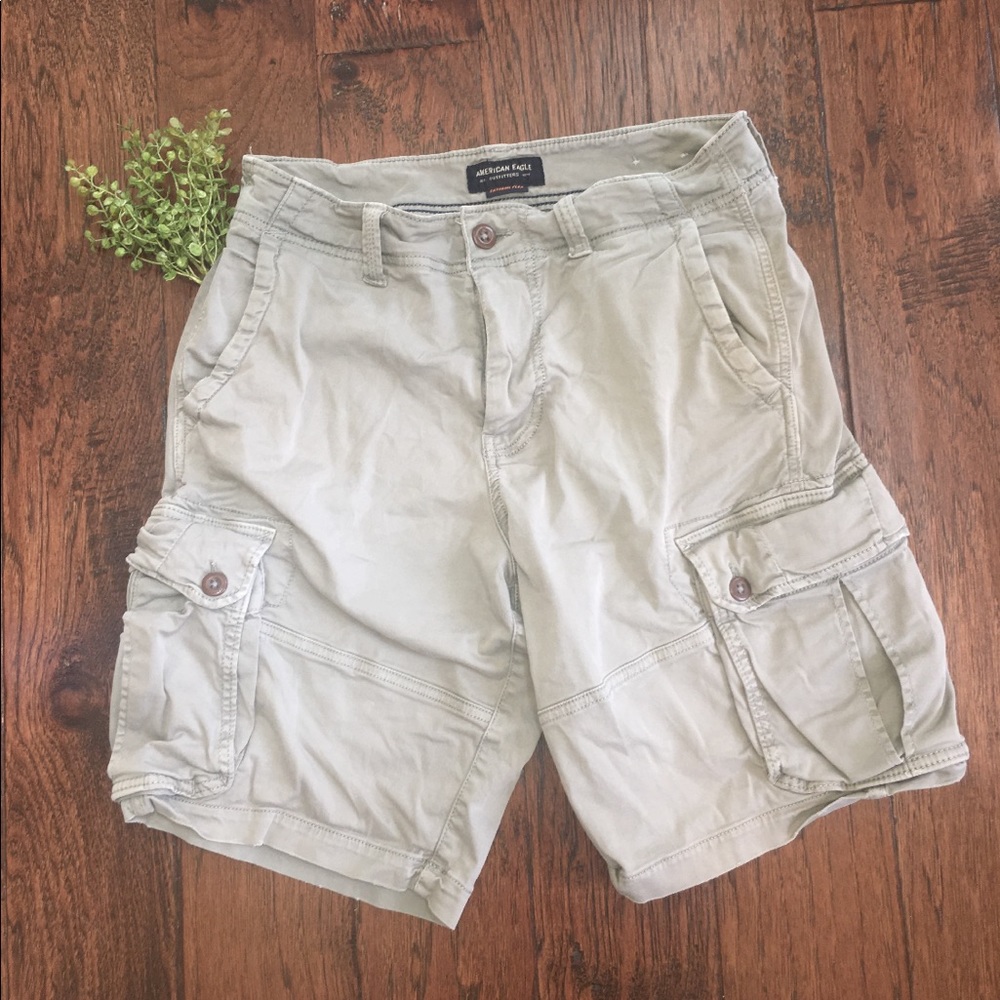 American Eagle Grey Cargo Shorts (Size 31)